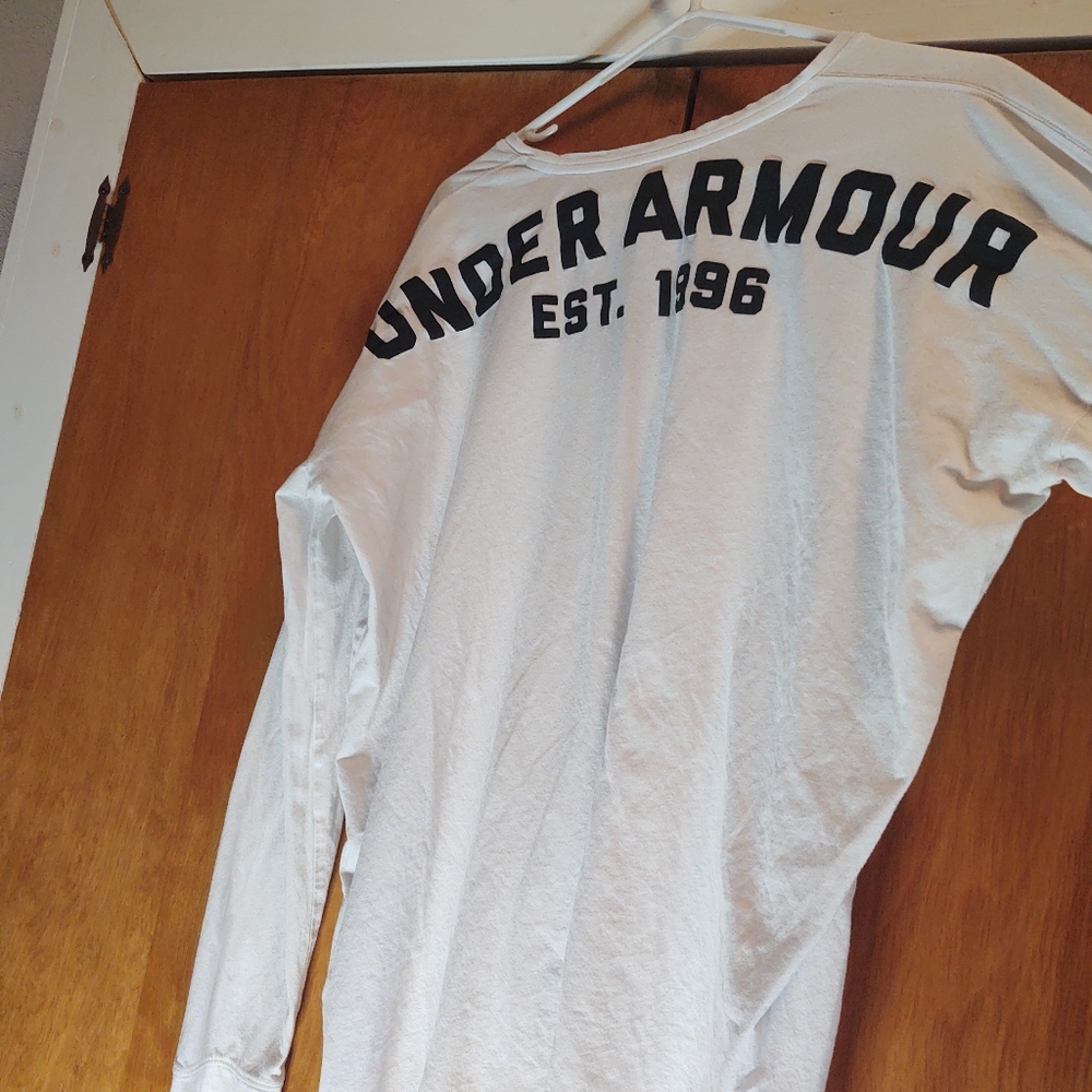 Long sleeves UA light weight women's XL